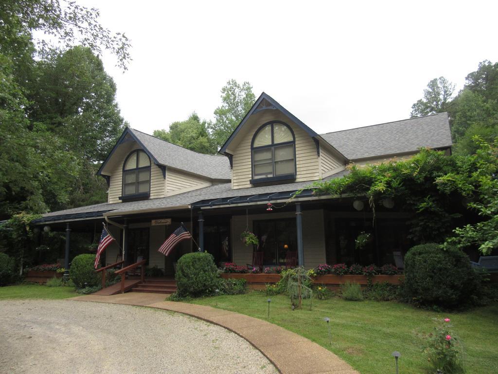 Eight Gables Inn Gatlinburg Exterior photo