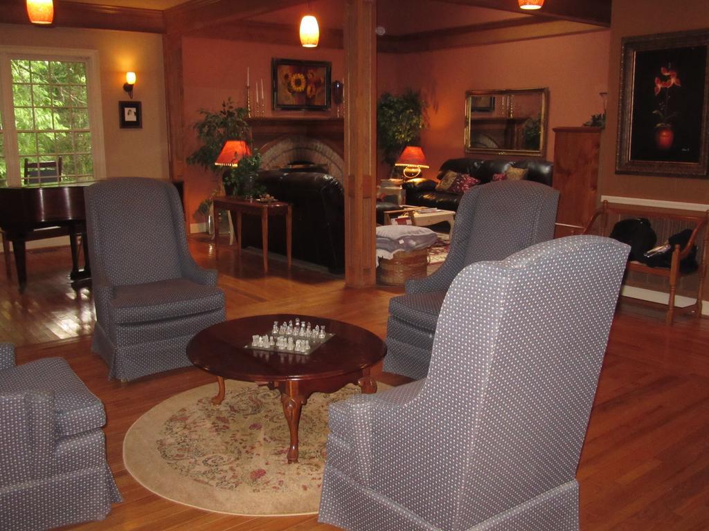 Eight Gables Inn Gatlinburg Exterior photo
