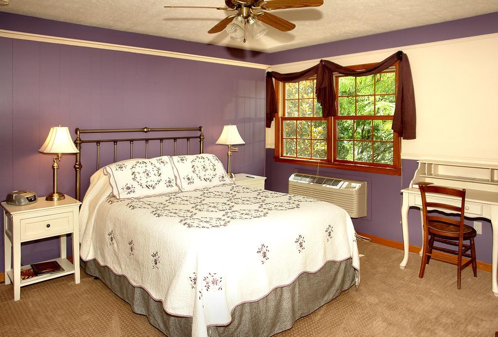 Eight Gables Inn Gatlinburg Exterior photo